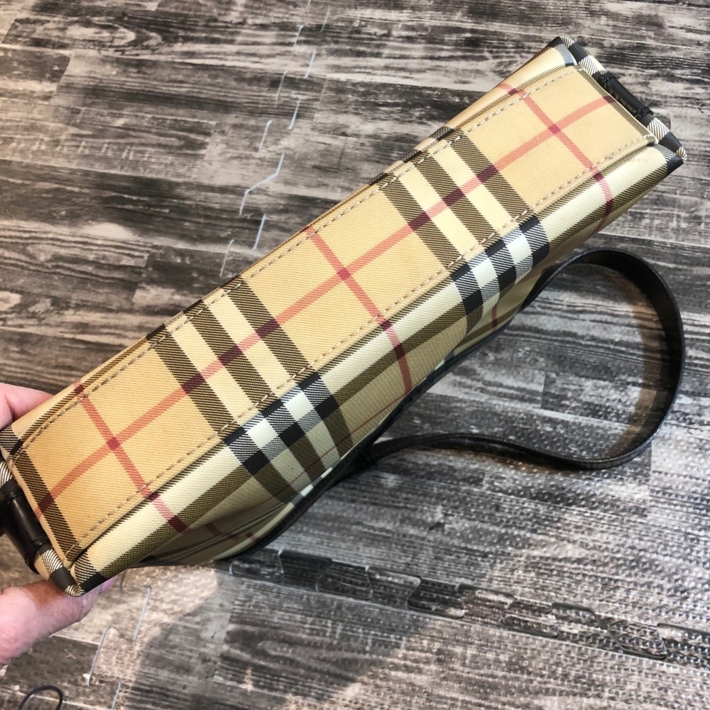 Burberry Beige Plaid Shoulder Bag with Black Trim - Picture 11 of 16
